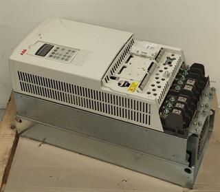 ik-industry/pd/abb-frequenzumrichter-acs800-01-0120-3e210k454l503p901r701-top-zustand-62076-2.jpg