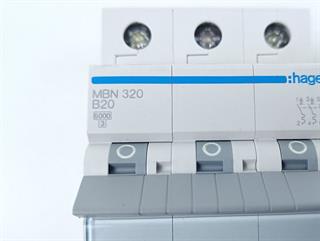 ik-industry/pd/hager-mbn-320-sicherungsautomat-b20-20a-neuwertig-68731-3.jpg