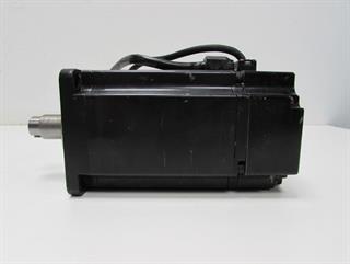 ik-industry/pd/omron-yaskawa-ac-servo-motor-sgmah-08a1f41d-w750-v200-a44-rmin3000-top-zustand-52054-3.jpg