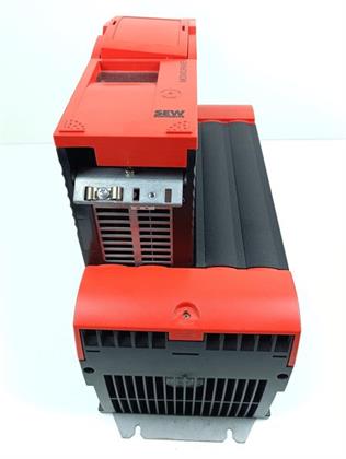 ik-industry/pd/sew-mdv60a0150-503-4-0t-mdx60a0150-503-4-00-umrichter-tested-und-neuwertig-65219-3.jpg