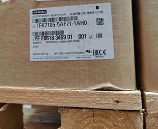 ik-industry/pd/siemens-1fk7105-5af71-1ah0-servomotor-unused-ovp-und-sealed-58091-3.jpg