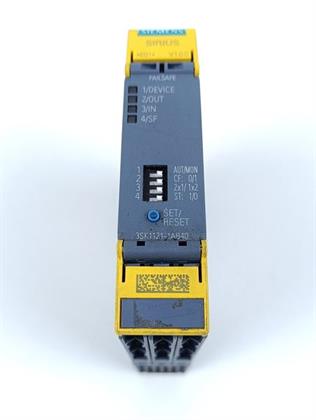 ik-industry/pd/siemens-3sk1121-1ab40-safety-relay-tested-und-neuwertig-65092-4.jpg