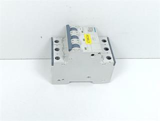 ik-industry/pd/siemens-5sy8332-7-5sy83-mcb-c32-32a-400v-top-zustand-62630-2.jpg