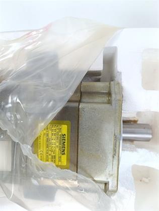 ik-industry/pd/siemens-drehstrom-servomotor-1fk6060-6af71-1eh0-unused-und-ovp-63243-2.jpg