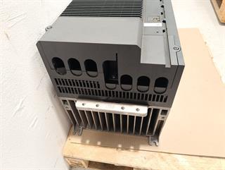 ik-industry/pd/siemens-sinamics-pm-240-2-6sl3210-1pe31-5al0-75kw-400v-tested-und-neuwertig-80435-4.jpg