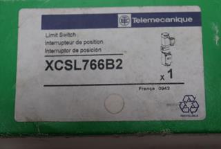 ik-industry/pd/telemecanique-xcsl766b2-limit-switch-unused-und-ovp-54966-3.jpg