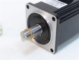 ik-industry/pd/yaskawa-sgm-02u3b4l-ac-servo-motor-200w-200v-20a-3000min-unused-ovp-52543-4.jpg